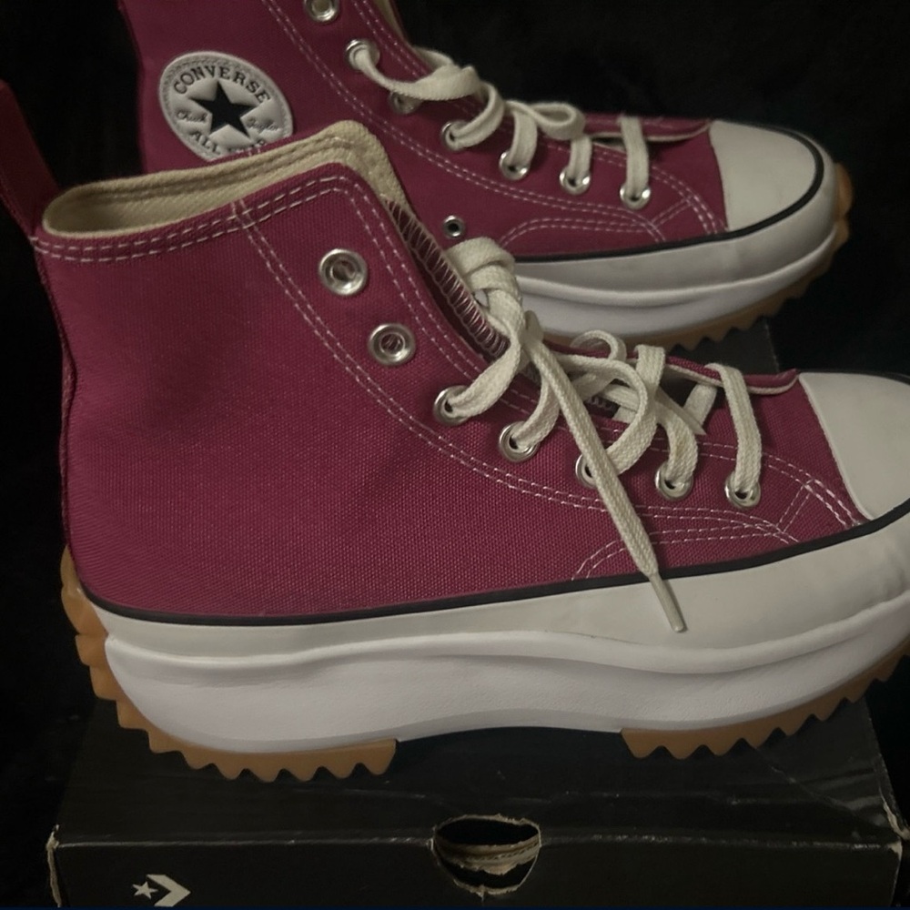Women’s converse size 7
